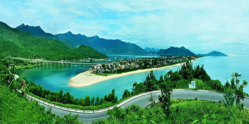 Da Nang: Hue Imperial Day Trip, Hai Van Pass Train, & Lunch - The Hai Van Pass train ride