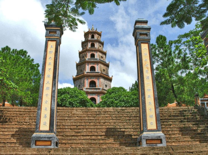 Da Nang: Imperial City of Hue Day Trip with Lunch and Ticket - Thien Mu Pagoda, Hue’s spiritual symbol