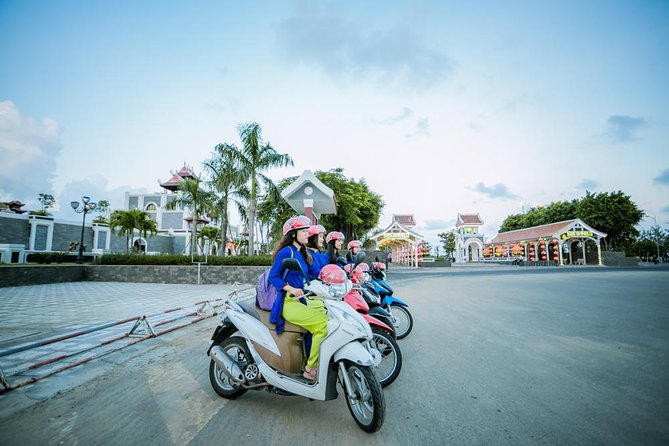 Da Nang Night Motorbike Tour & River Cruise Riding By Lady Rider - Love Bridge, APEC Park, and City Views