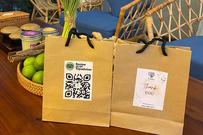 Da Nang: Private 90 minutes Aroma Massage by Trees Spa - Staff service and setting