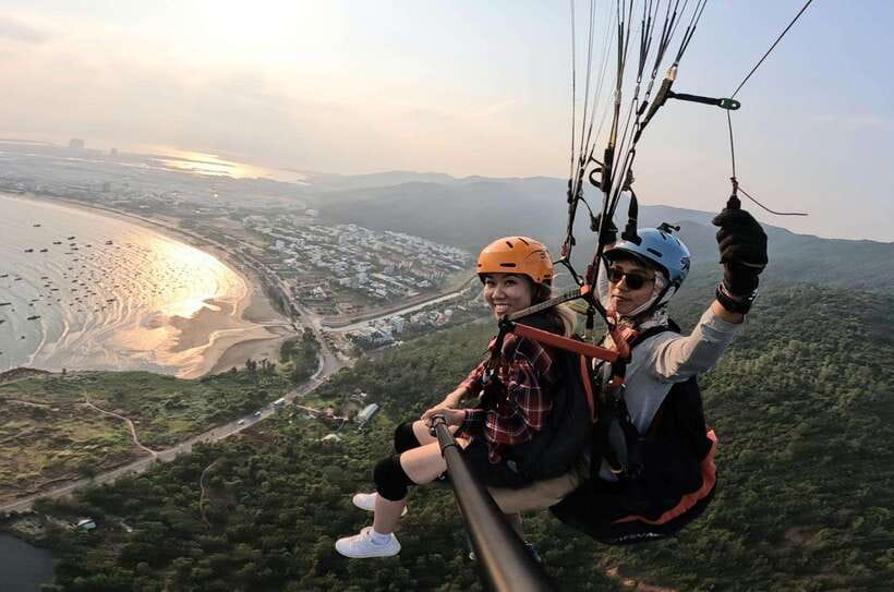 Da Nang Private paragliding experience on Monkey Mountain - Meeting near Buu Dai Son Temple