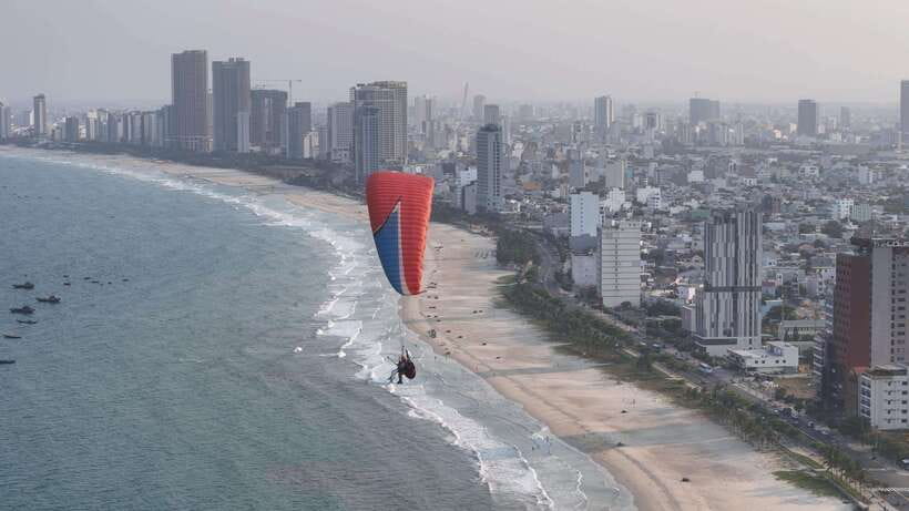 Da Nang Private paragliding experience on Monkey Mountain - Fifteen minutes above Da Nang