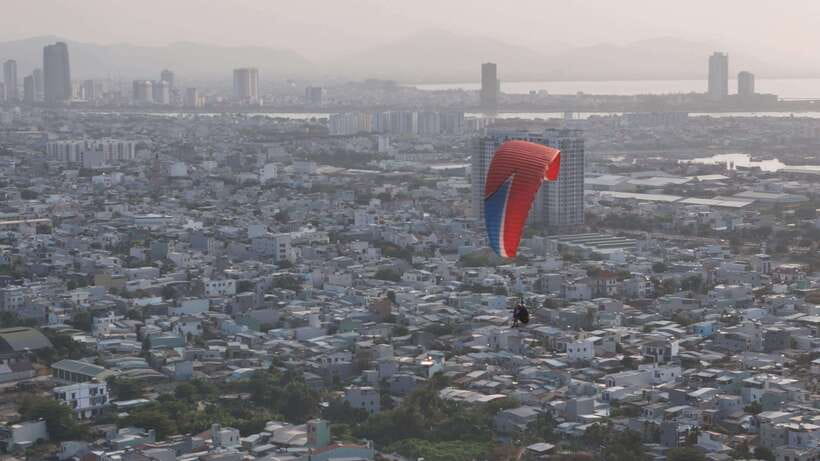 Da Nang Private paragliding experience on Monkey Mountain - GoPro footage included, Flycam footage extra