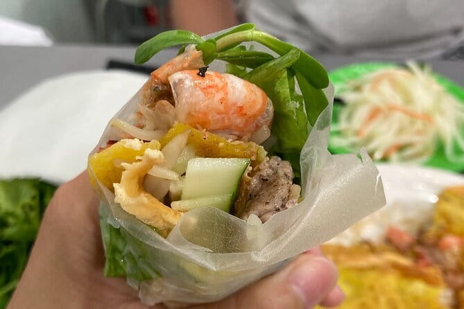 Da Nang Street Foodie Walking Tour - Walking, group size, and comfort
