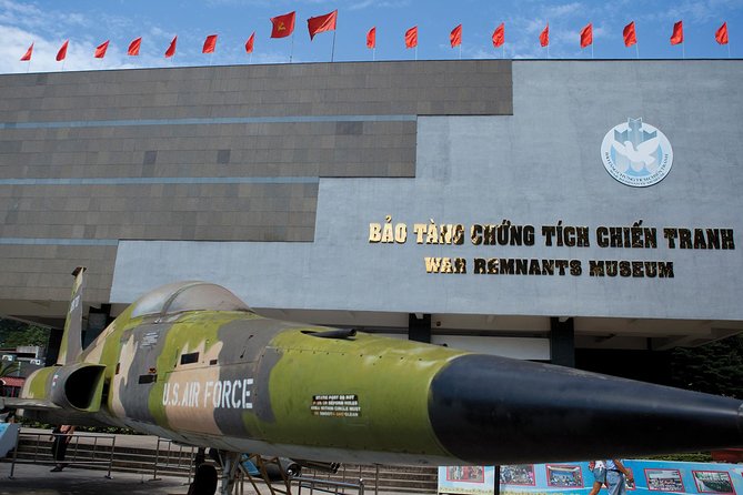 Daily Small Group Tour to Saigon City and Cu Chi Tunnels - Independence Palace and the building where the war ended