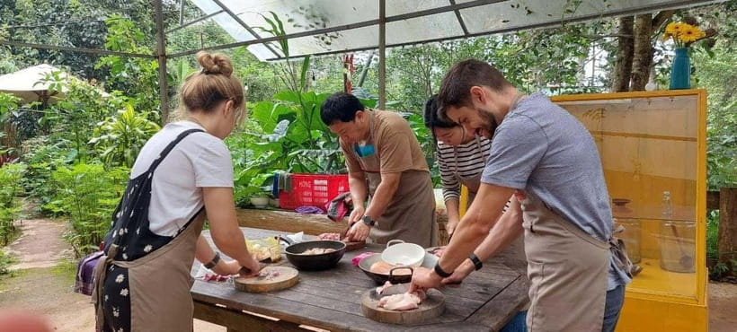 Dalat: Home Cooking Class with Central Market Tour - Starting at Stop and Go Boutique Coffee
