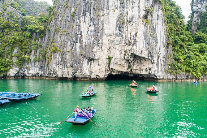 Day trip to Halong Bay from Hanoi - Lunch with seafood and a vegetable menu