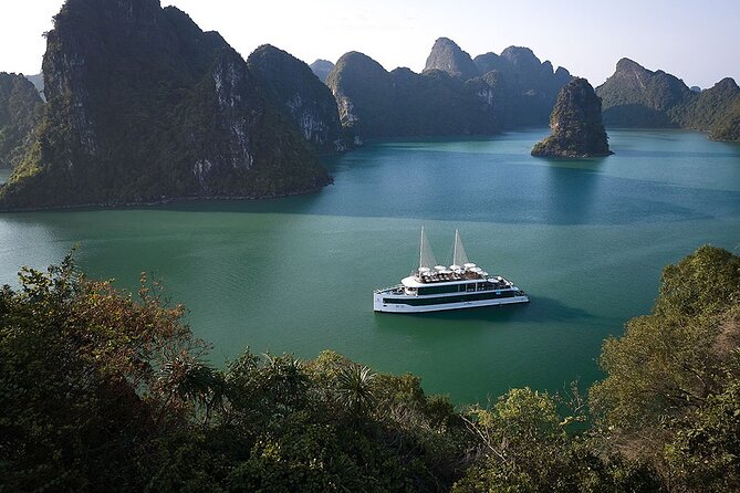DELUXE Halong Cruise 1 Day Tour From Hanoi - Daily Operated - Lunch with Vietnamese and seafood dishes