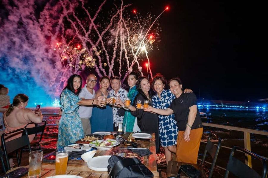 Dinner with Symphony Show And Firework Of Kiss Of The Sea - Who should book this night out?