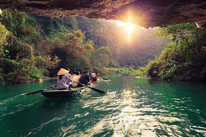 Discover Trang An Natural World Heritage, Bich Dong Pagoda, Cycling Day Tour - A local lunch with a regional focus
