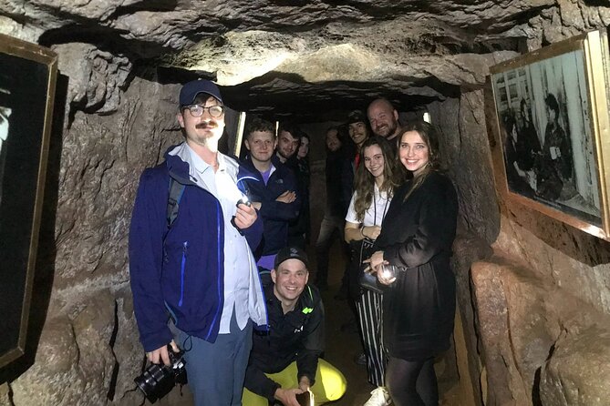 DMZ TOUR HUE - Deluxe group tour full day - Museums, relics, and the guide’s role
