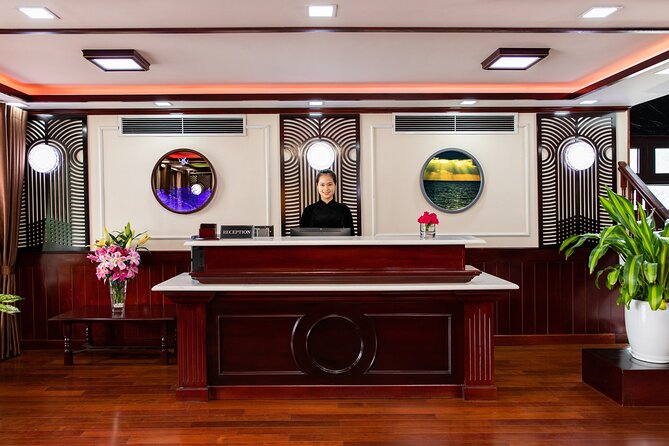 Dora Cruise - Luxury 5 Star Cruise in Halong Bay & Lan Ha Bay (2D1N) - Morning Tai Chi and the Dark and Bright Cave