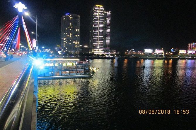 Dragon Cruise by Romantic Yatch: Tasty Beer/Flower/Cake & Dance - Timing problems and the real length of the evening