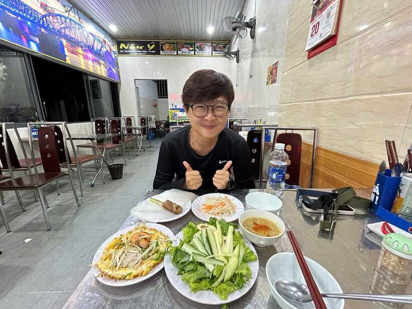 Eat like a local with a local - Walking Tour - The $2 price: excellent value, with one important catch