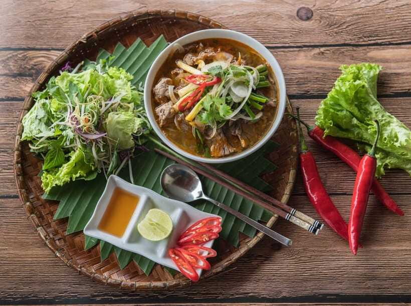 Eat like a local with a local - Walking Tour - Group size, age limits, and food restrictions