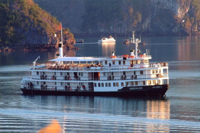Emeraude Cruise 2 days 1 night Ha Long Bay Tour - Key things to know before booking