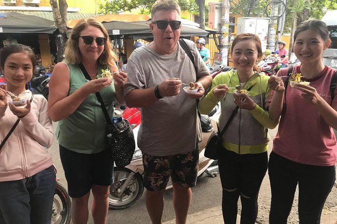 Evening Walking Food Tour, folk game and lantern boat - What the guides add to the evening