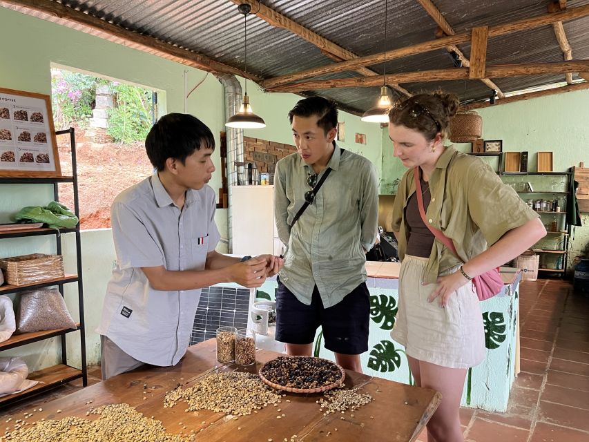 Experience specialty coffee with sustainable coffee farmers - The farm visit and sustainable growing lesson