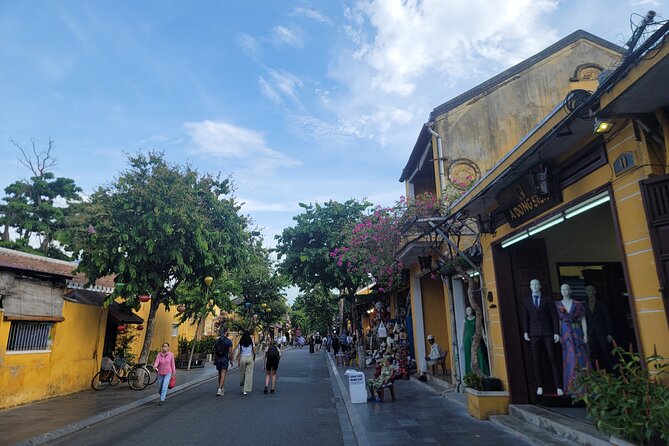 Explore Hoi An ancient town and local villages with a local guide - Three hours in Hoi An’s old town