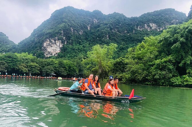 Exploring Bai Dinh Pagoda -Trang An -Mua Cave with Buffet Lunch 1 Day From Hanoi - Leaving Hanoi between 7:00 and 8:30