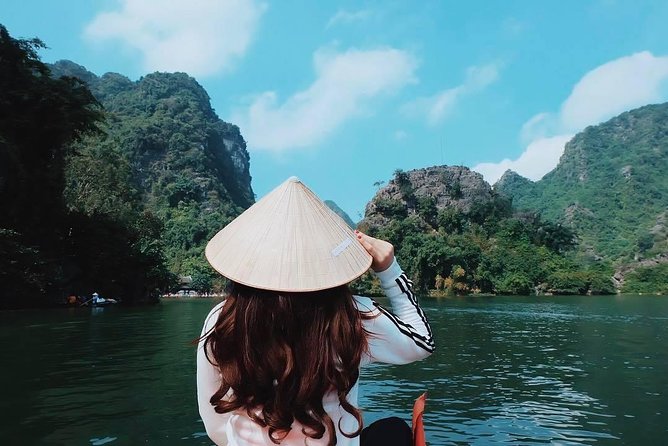 Exploring Bai Dinh Pagoda -Trang An -Mua Cave with Buffet Lunch 1 Day From Hanoi - Buffet lunch with local specialties