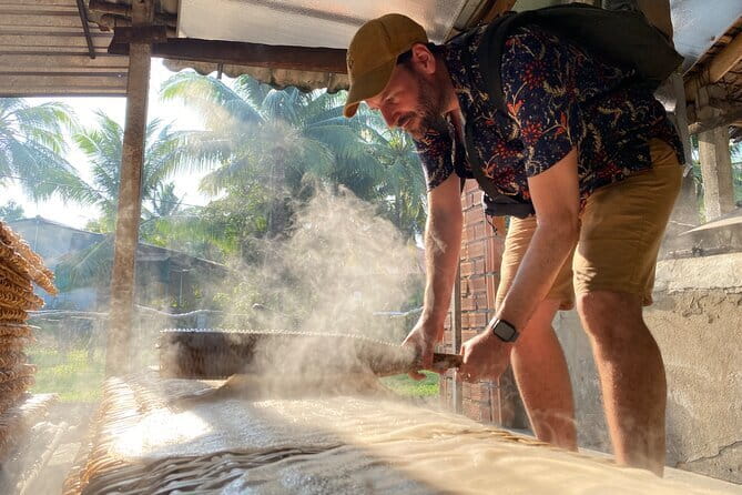 Floating Market & Hidden Canals – Small Group Morning Boat Tour - Pineapple by boat, with an easy opt-out