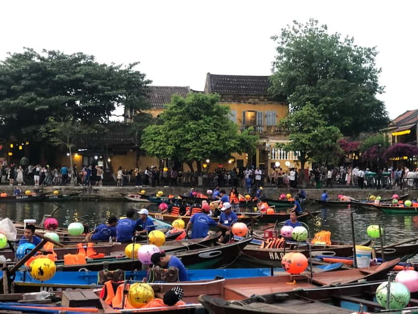 From Da Nang: Hoi An Old Town Tour, Night Market & Boat Ride - Alleys, galleries, and a local dinner