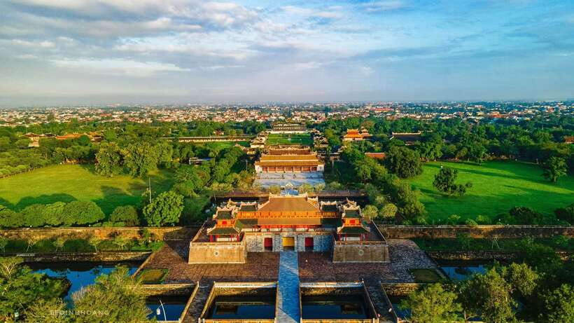 From Da Nang/Hoian/Hue: Hue Imperial City Full-Day Tour - Khai Dinh Tomb and its dramatic design