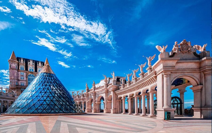 From Da Nang or Hoi An: Ba Na Hills Golden Bridge Tour - The French Village and Fantasy Park