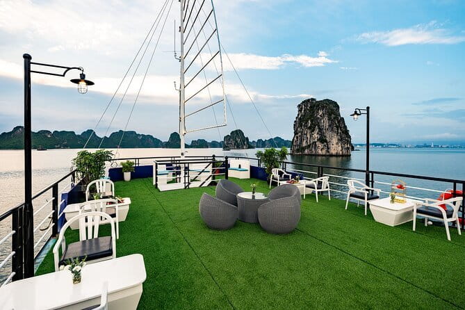 From Hanoi: 1-Day Halong 5-Star Cruises with Big & Small Groups - Hanoi pickup and the three-hour road to the bay