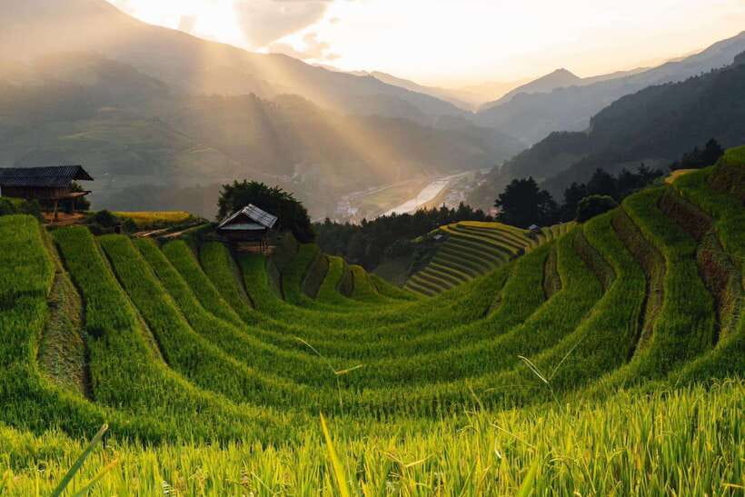 From Hanoi: 1-day Sapa Trekking Tour With Overnight Bus - Breakfast at Sapa Retreat before the trail