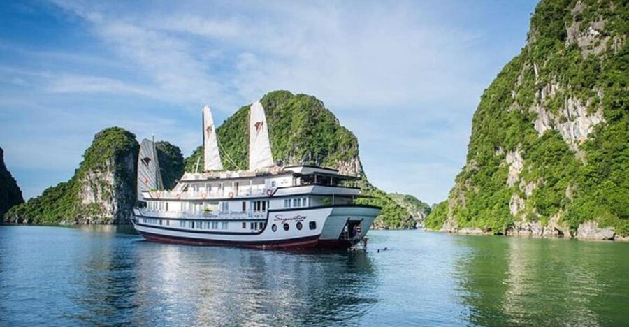 From Hanoi: 2-Day Bai Tu Long Bay Luxury Cruise with Jacuzzi - Day one: lunch, limestone scenery, and time on the water