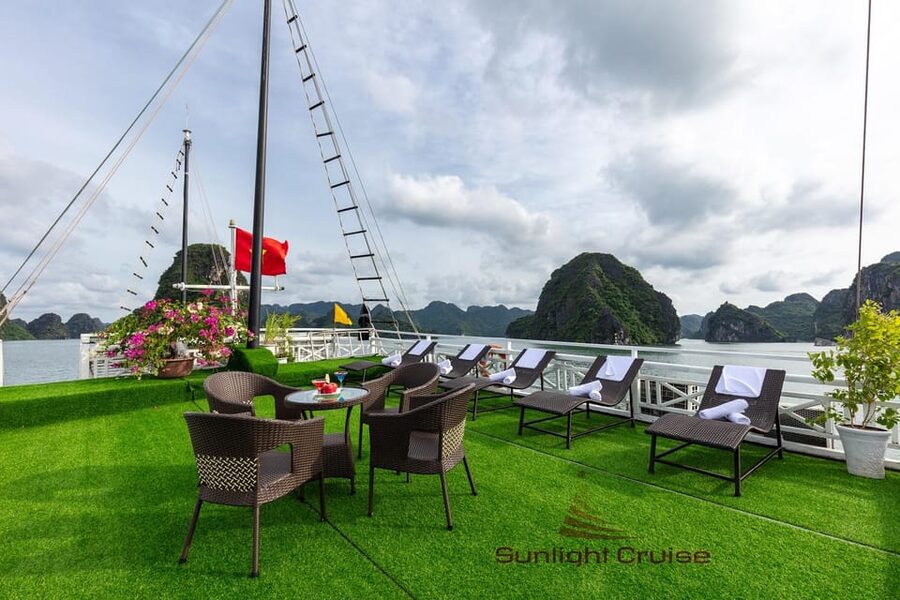 From Hanoi: 2-Day Ha Long Bay Boat Tour - Sung Sot Cave and Titop Island