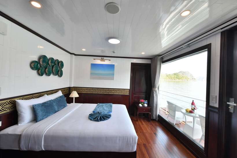 From Hanoi: 2-Day Halong Sapphire Cruise with Balcony Cabin - Boarding Sapphire Cruise and settling into your cabin