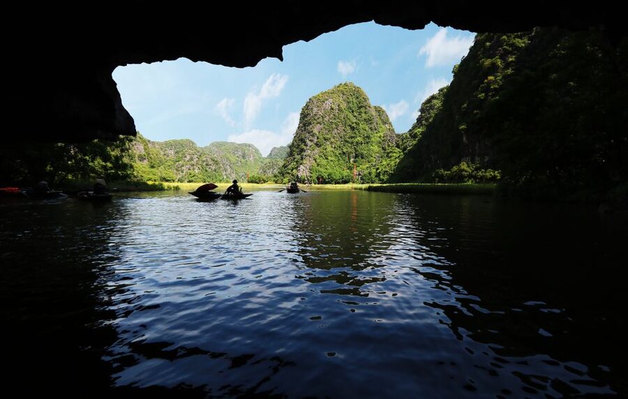 From Hanoi: 2-Day Ninh Binh Tour with Accommodation & Meals - Why two days works better than a rushed Ninh Binh day trip