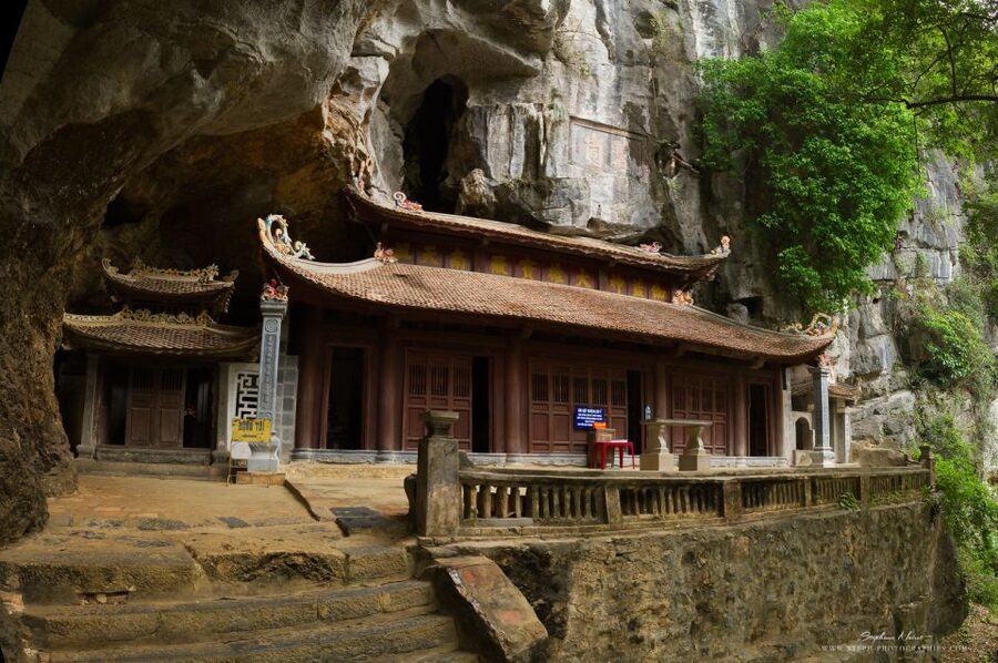From Hanoi: 2-Day Ninh Binh Tour with Accommodation & Meals - Thung Nham Bird Valley by sampan
