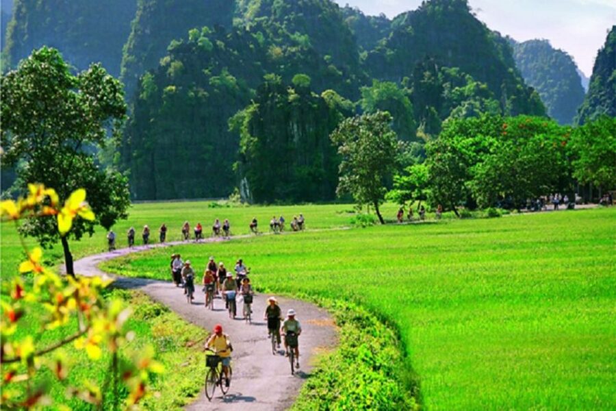 From Hanoi: 2-Day Ninh Binh Tour with Ha Long Bay Cruise - Tam Coc by bamboo boat
