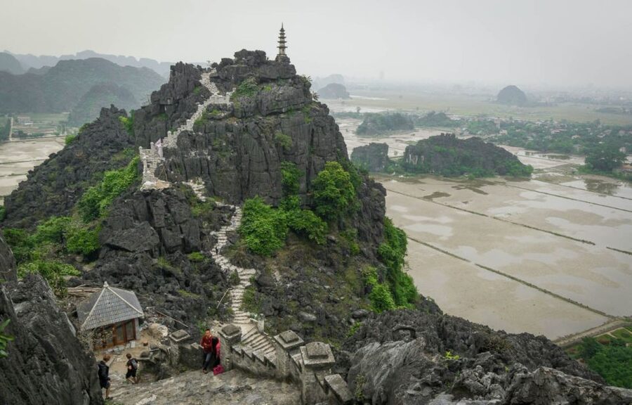 From Hanoi: 2-Day Ninh Binh Tour with Ha Long Bay Cruise - Mua Cave and the 500-step climb