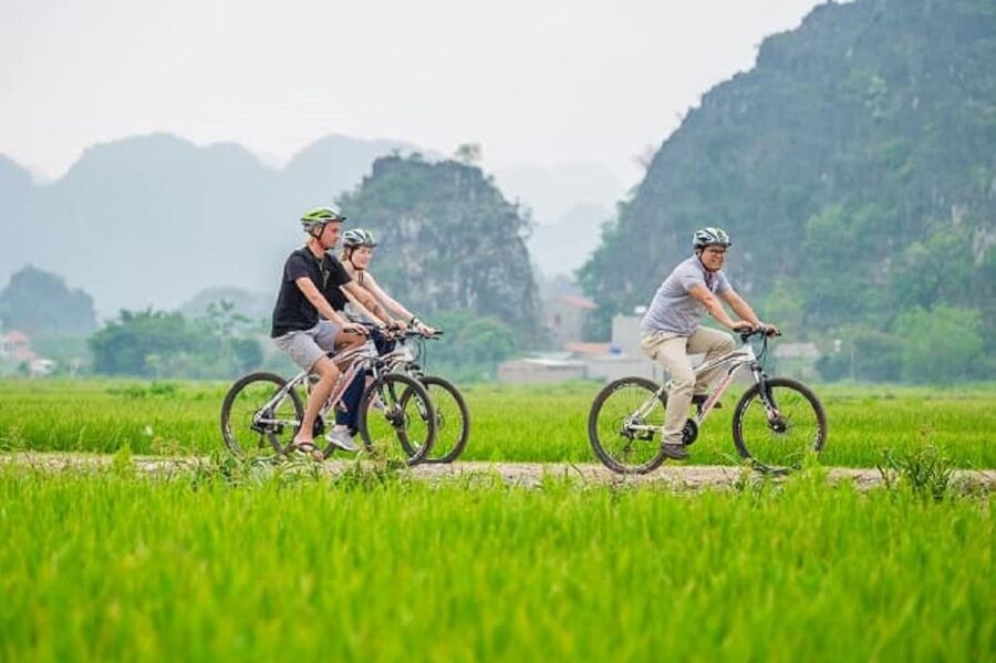 From Hanoi: 2-Day Ninh Binh Tour with Ha Long Bay Cruise - Day 2: Ha Long Bay from Tuan Chau Island
