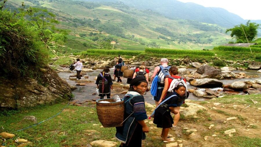 From Hanoi: 2-Day Overnight Sapa Tour by Limousine - Weather, fitness, and the right packing list