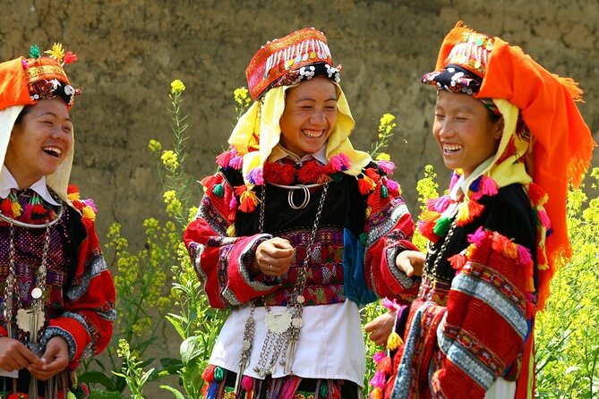 From Hanoi: 2-Day Overnight Sapa Tour by Luxury Van Limousine - Giang Ta Chai for bungalow and homestay guests