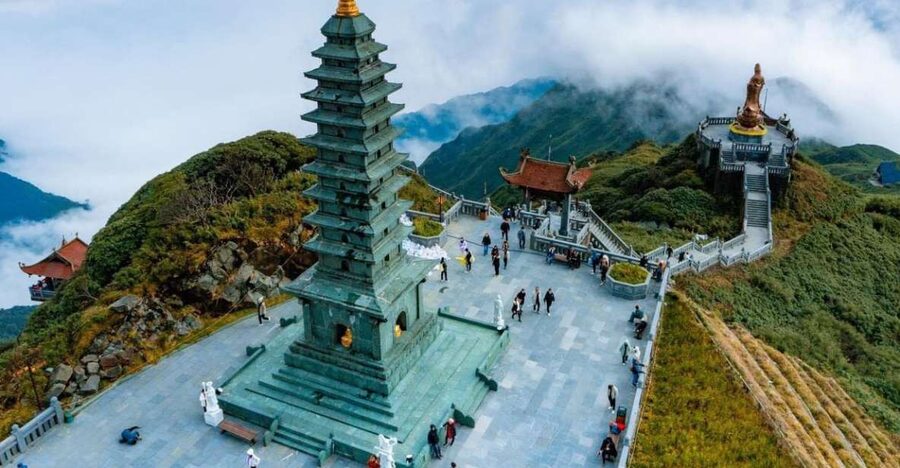 From Hanoi: 2-Day Sapa, Fansipan, and Muong Hoa Valley Tour - Leaving Hanoi for Sapa by limousine bus