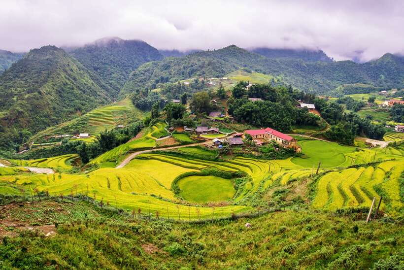 From Hanoi: 2-Day Sapa Trek Tour - Luxury Limousine Transfer - Lunch and your first look at Sapa