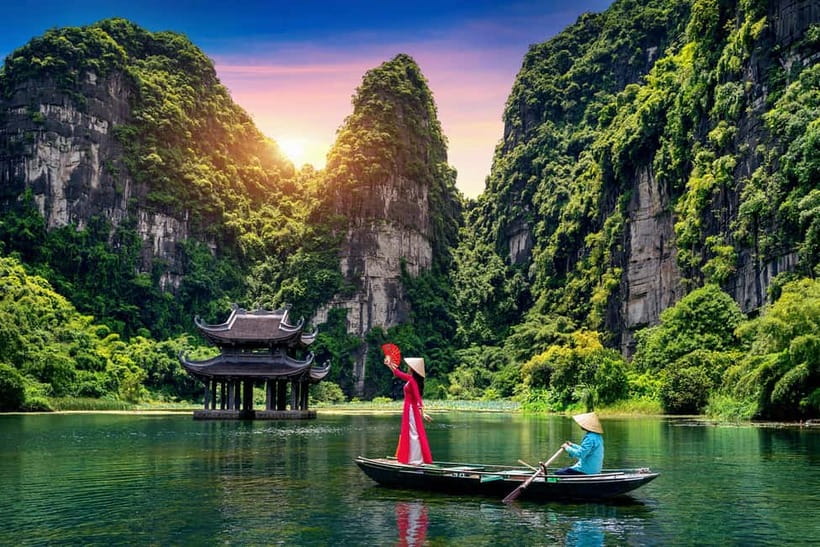 From Hanoi: 3-Day Luxury Tour Ninh Binh & Ha Long Bay Cruise - Buffet lunch and the Trang An boat ride
