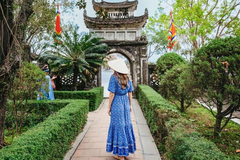 From Hanoi: Full-Day Ninh Binh Highlights Small Group Tour - Tam Coc’s three-cave sampan ride