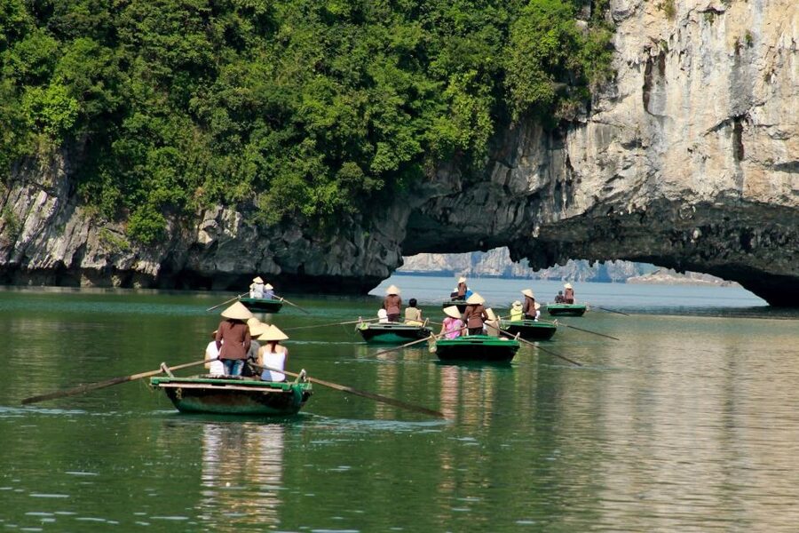 From Hanoi: Ha Long - Bai Tu Long Bay 2-Day 1-Night Cruise - Thien Canh Son Cave and Hon Co Island