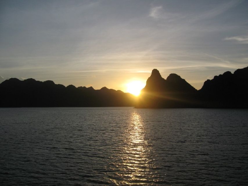 From Hanoi: Ha Long - Bai Tu Long Bay 2-Day 1-Night Cruise - First lunch and the limestone islands