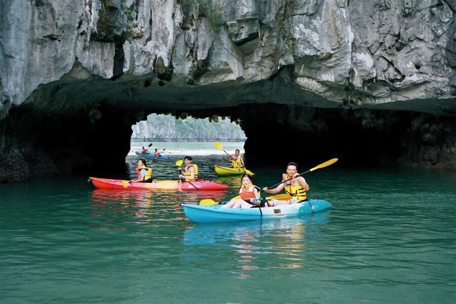 From Hanoi: Halong Bay 1 Day Trip Visit Cave, Island, Kayak - Sunset snacks and the return to Tuan Chau