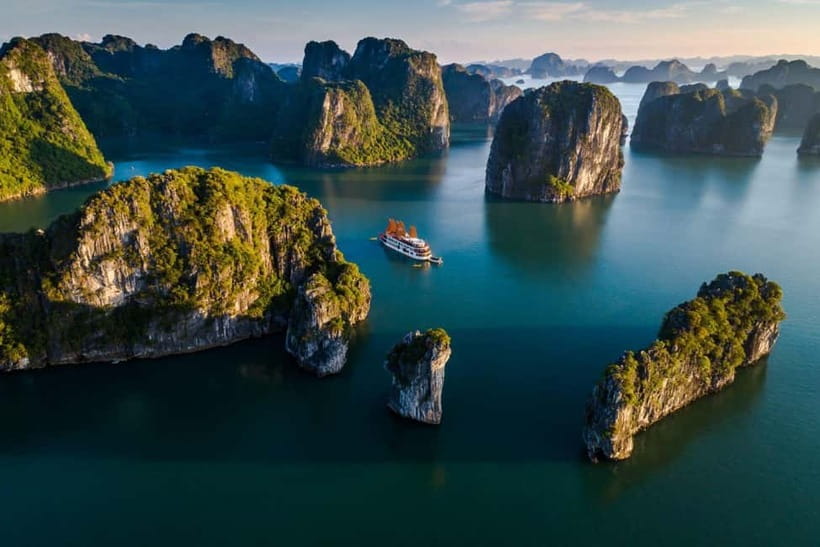 From Hanoi: Halong bay Luxury tour on 5 star cruise - The guide can shape the whole day