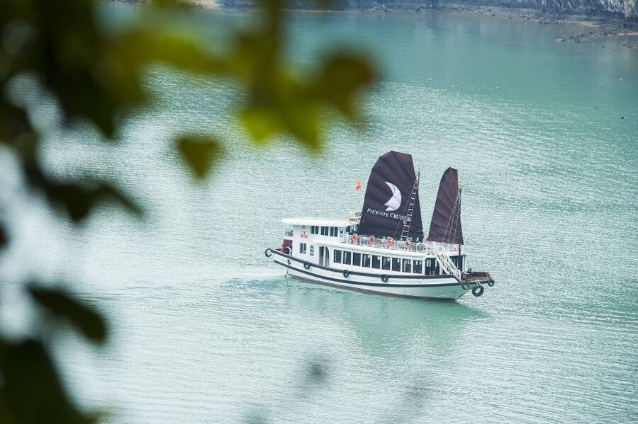 From Hanoi: Halong day trip, Route 2, 6hours, Small group - The 8:00 a.m. pickup from Hanoi